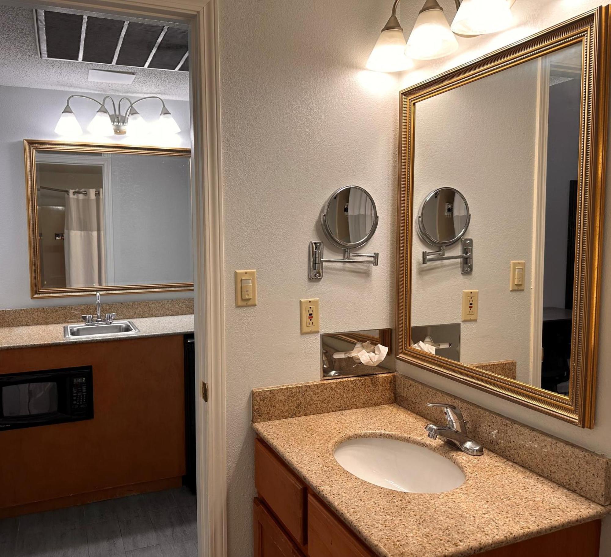 Hotel Baymont By Wyndham Indianapolis Northwest Extérieur photo
